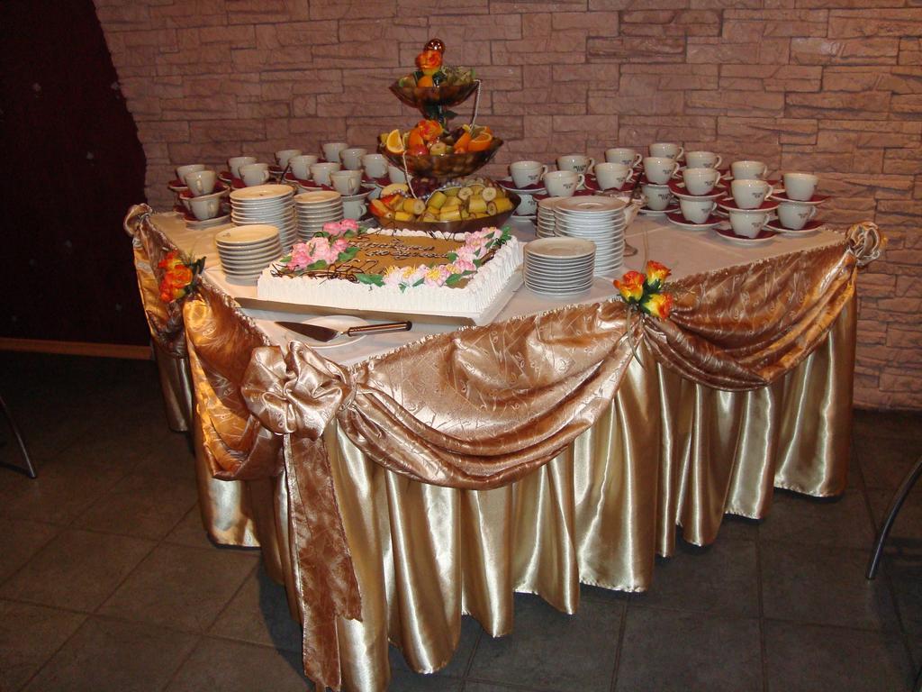 Alex Hotel Кохтла-Ярве Екстер'єр фото